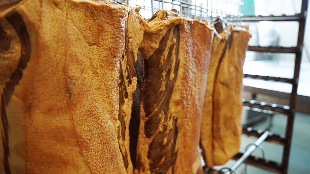 贅豚ベーコン 燻製2