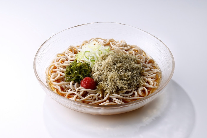 冷し梅とろろ昆布そば