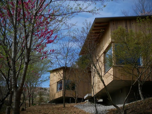 恵那峡の自然に囲まれた一棟貸しの宿泊施設 「Kro Terrier」4月に正式オープン