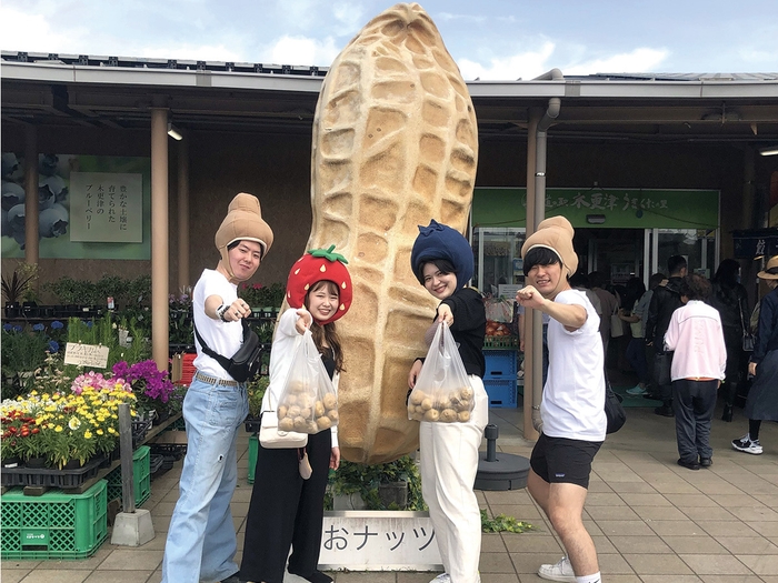 #おナッツの前で記念撮影