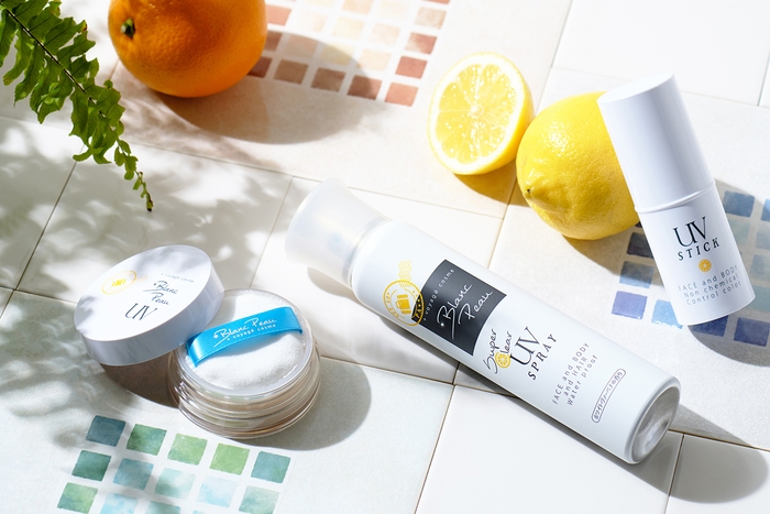 3種類のビタミンC誘導体*2＆植物エキス*3配合のUVケア