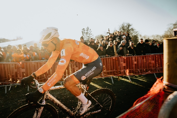 シクロクロスレース専用設計の「インフライトCFR」が、独走を可能にした Photo: Nobuhiko Tanabe