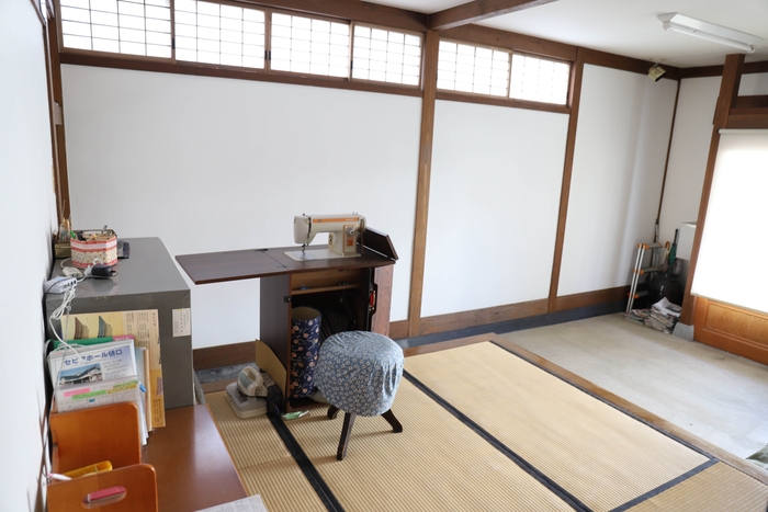 1F土間に面した小上がり