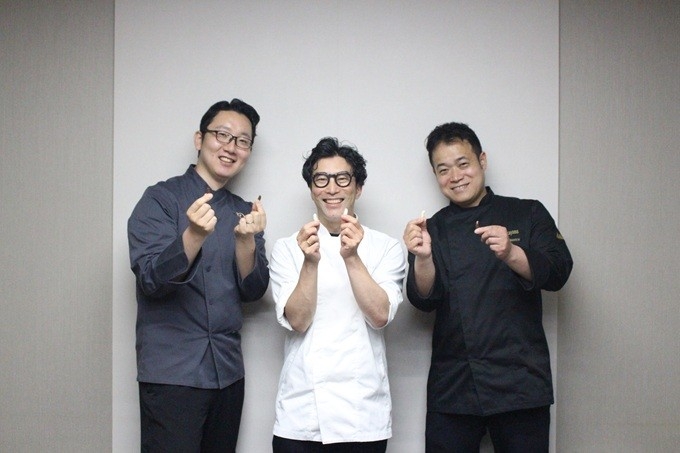 『試食会当日（左から 江口 氏、畠山 氏、中山 氏）』