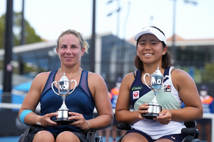 車いすテニス女子ダブルス準優勝 上地結衣選手(写真右)