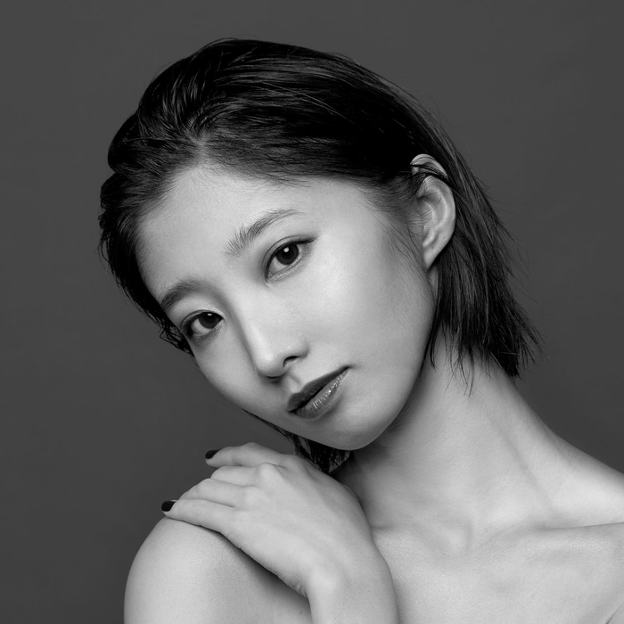 飯島さん プロフィール画像 カメラマン:岩澤高雄(ザ・ボイス)