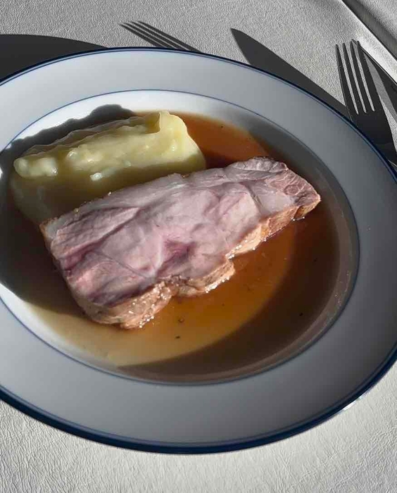 常陸の輝きロースの低温ロースト 北あかりのマッシュポテト添え