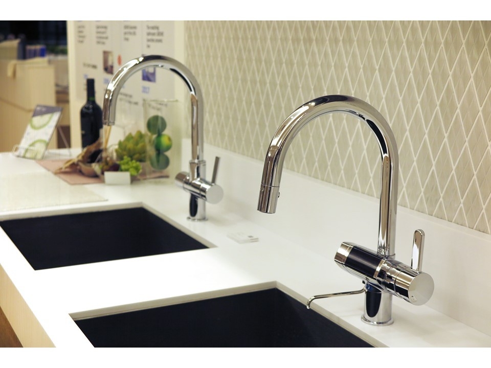 ショールーム_キッチン水栓通水エリア