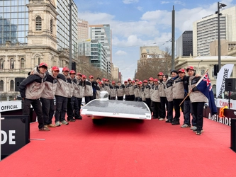 オーストラリア大陸3,000km縦断レースで日本勢2位の完走！ 「工学院大学ソーラーチーム」世界大会参戦報告会を開催