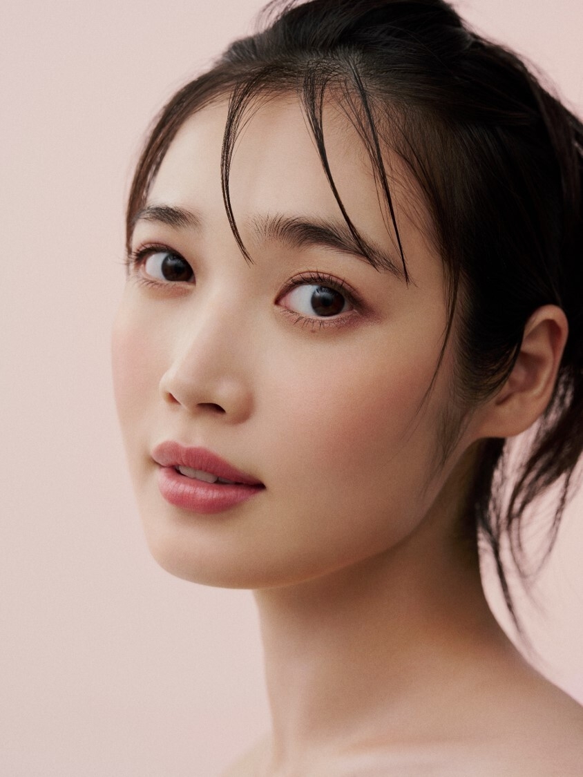 無添加スキンケアメイク イメージモデル 林田 岬優さん