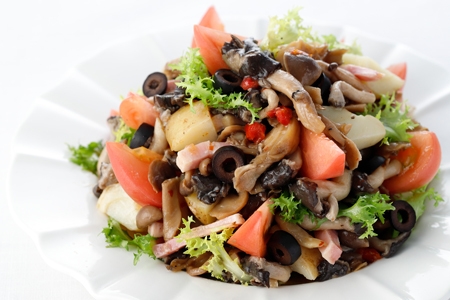 ~食物繊維を補う~霜降りひらたけ(R)とトマトの旨みサラダ