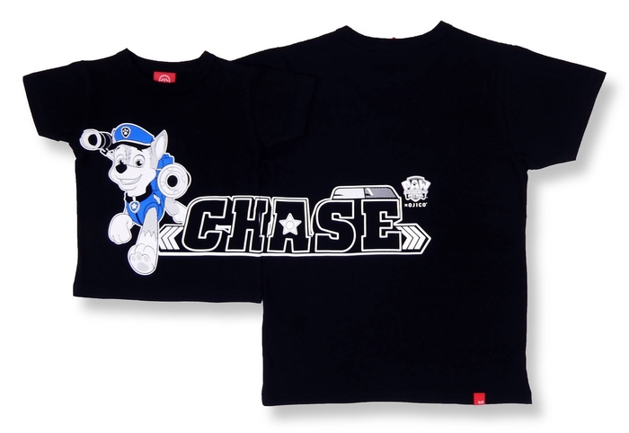 ポリスカー(警察車両)を乗りこなし、しっかり者のジャーマンシェパードの男の子「チェイス」がモチーフ。 フロントからバックまで「CHASE(チェイス)」のロゴが大きくつながるデザインです。