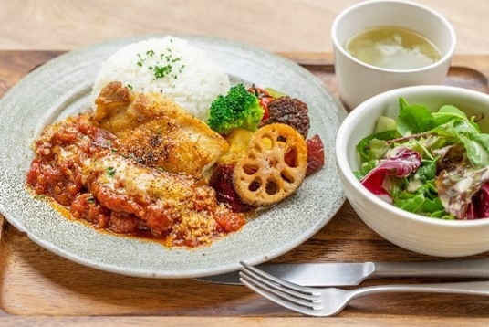 阿波どりオリエンタルチキン~トマトチーズソース~