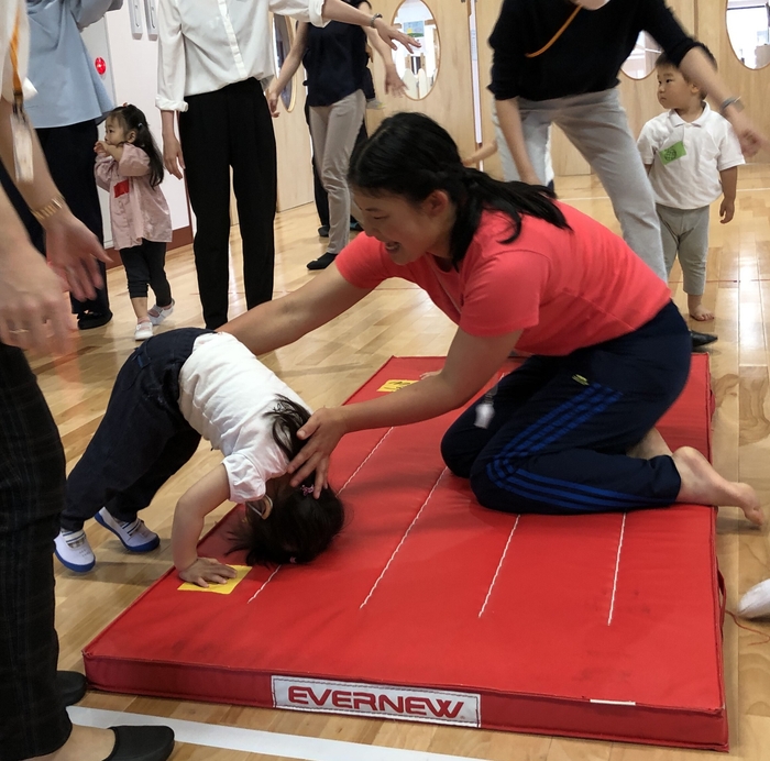 親子で楽しく体操あそび 2