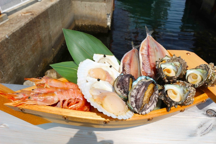 淡路島タコステの活アワビ&サザエの浜焼き