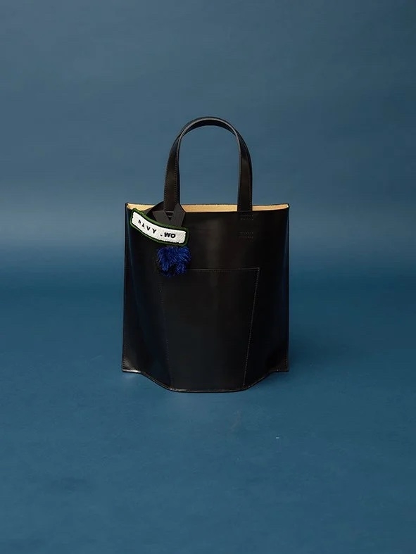 NAVY.WO 2024秋冬コレクション「TONE」より10月に発売された「Bonobo BAG(ボノボバッグ)」※コサージュ類は別途オーダー品