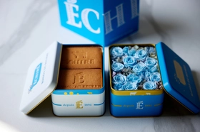 エシレ・メゾン デュ ブール <東京・丸の内＞より、エシレ×HANAHIRO CQ が贈る
「サブレ・エシレ＆プリザーブドフラワー缶セット」
2026年4月7日（火）店頭にて予約受付開始
