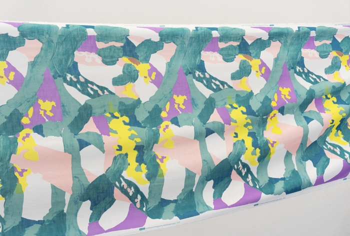 2024年に捺染したテキスタイル作品タイトル「ミモザ」撮影:中村羽菜