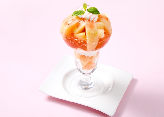 カフェ キャンティ 桃のパフェ 1,296円(税込)