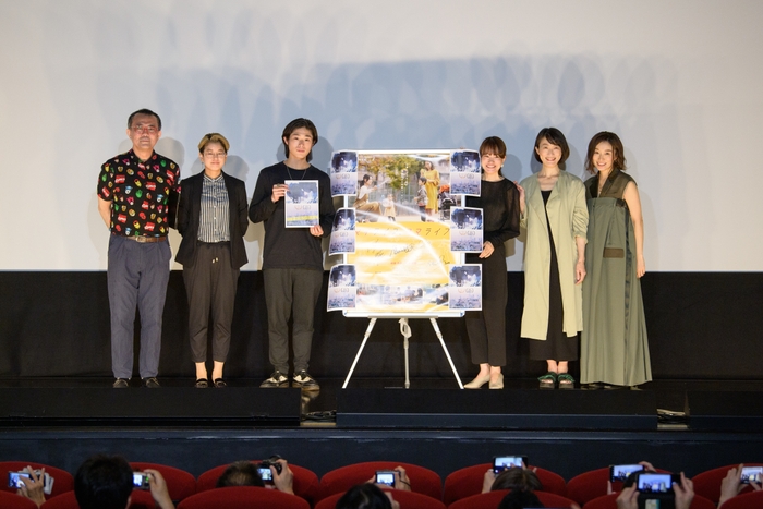 （左から）舞台挨拶に参加した松崎まこと（映画活動家/放送作家）、亀山睦実監督、工藤孝生、夏目志乃、大石菊華、山本真由美