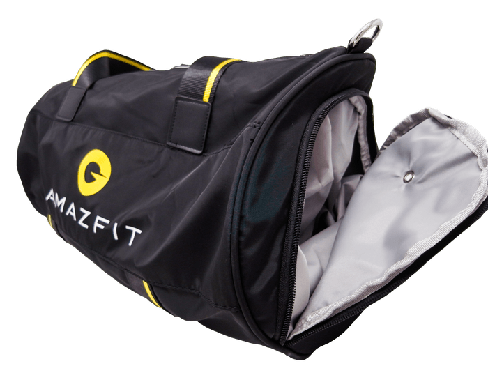 シューズが入るサイドポケットも便利