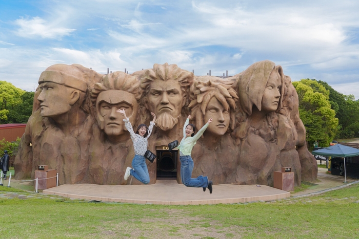 ▲高さ11mの火影岩に隠された立体迷路に挑め!