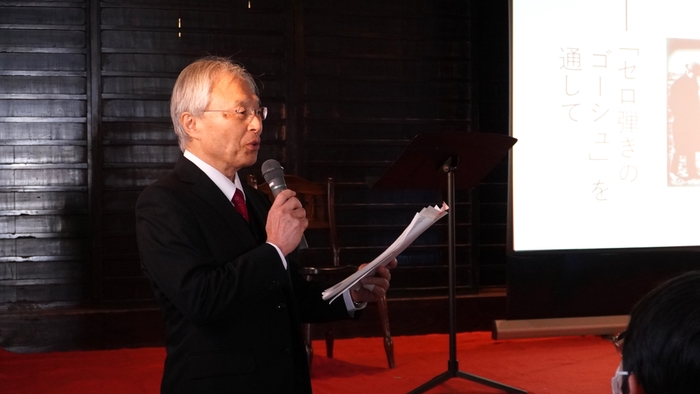 芸術文化教育センター長 朝倉 洋