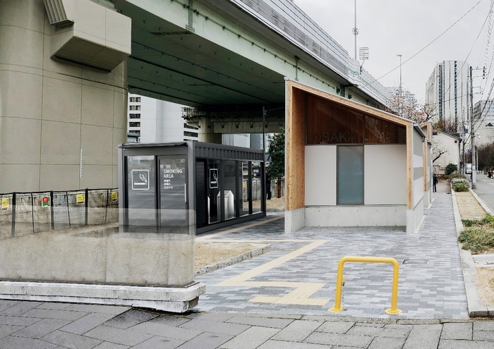 屋外用コンテナ型喫煙室(堂島公園) 外観