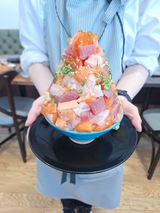 555g！超てっぺん丼