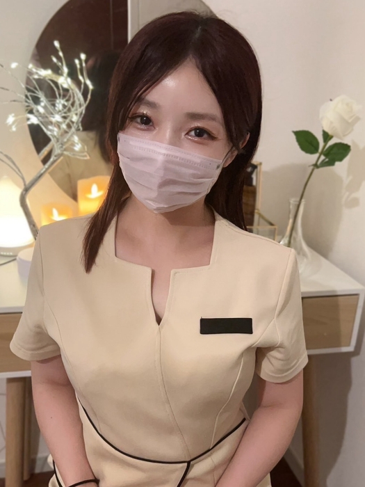 fl Notis六本木店　レギュラースタッフYURI