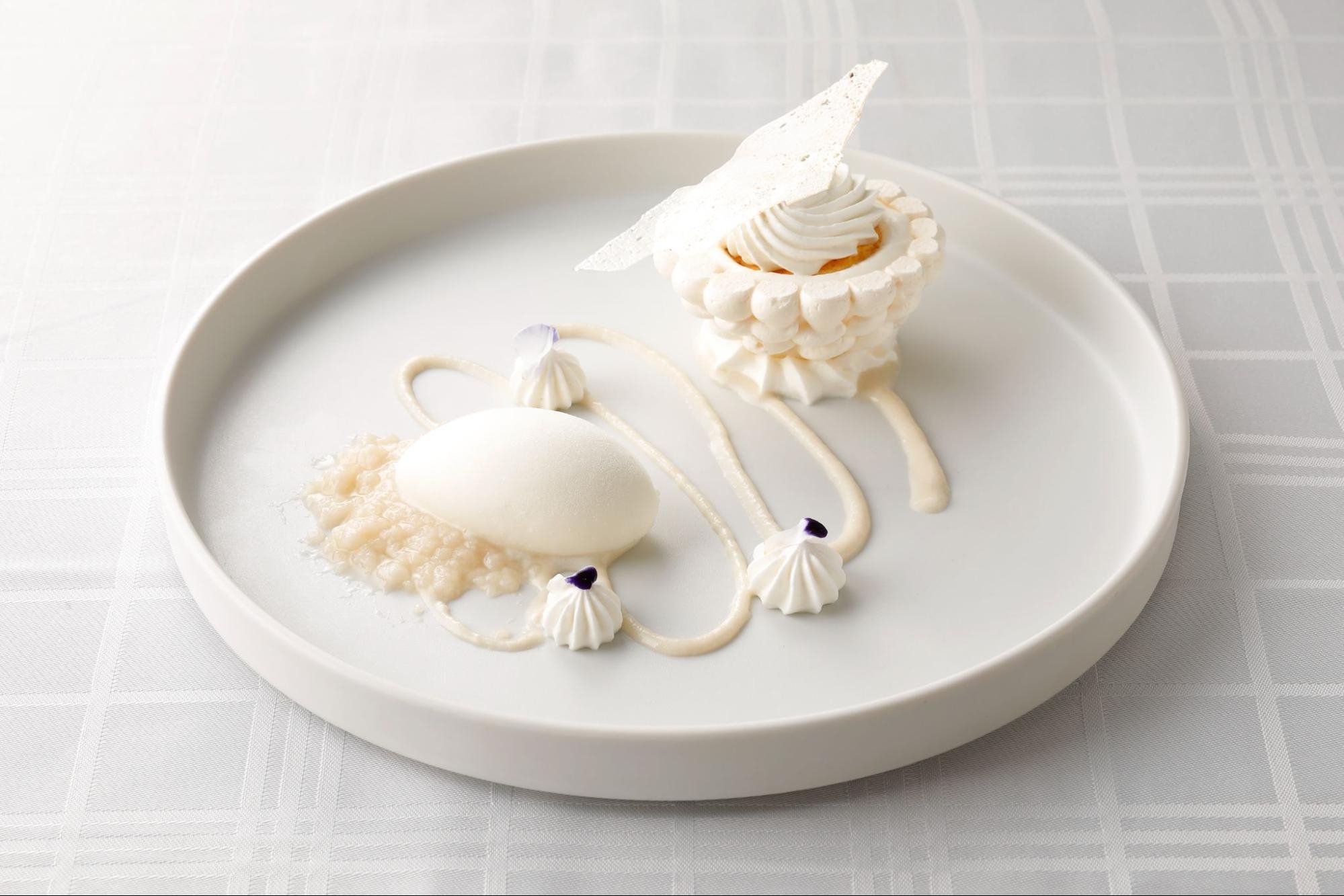 リコッタチーズとヨーグルトクリームのムラングシャンティー