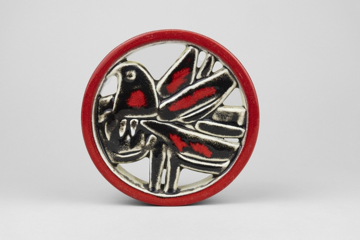 05リサ・ラーソン 「レリーフ(トリのモチーフ)/丸形シリーズ」 製造1969-1972年 リサ・ラーソン蔵 (C)Lisa Larson/Alvaro Campo