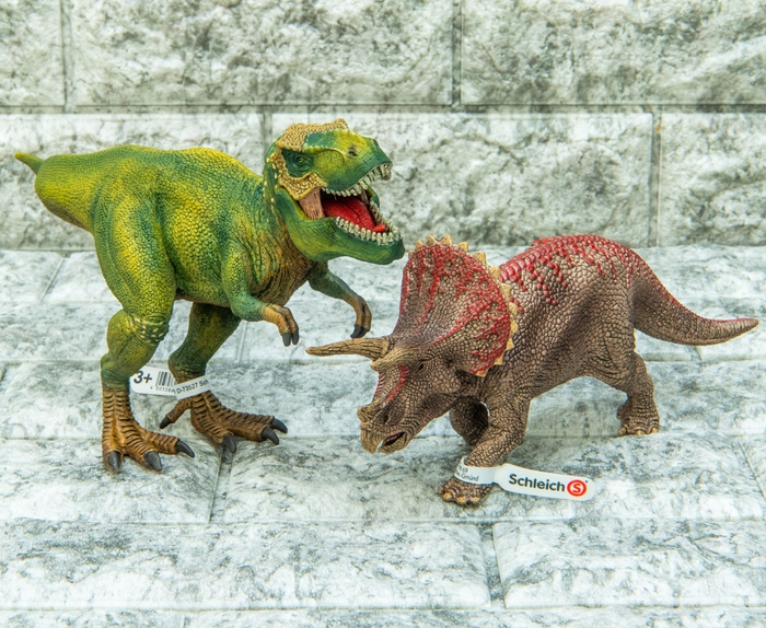 「恐竜ルーム」スーベニアフィギュア(2体)