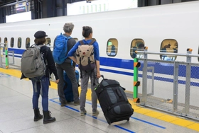 新幹線の指定席に他人が座ってる…どうする？座られていたときの対応フローとトラブル回避策