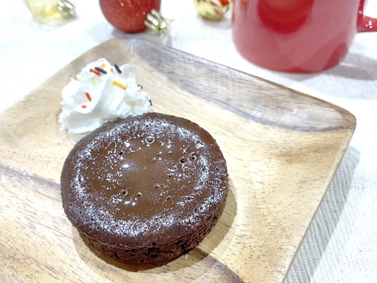 新潟の老舗酒蔵の日本酒「鶴齢」×濃厚チョコスイーツ！ 大人のテリーヌショコラと大人のソフトクリームを新発売