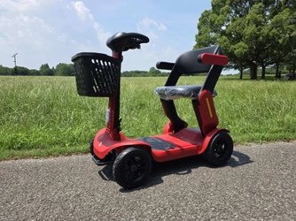 免許返納後の移動不安を解消！ 歩道走行可能な電動シニアカー「ライパットS3」9月1日発売