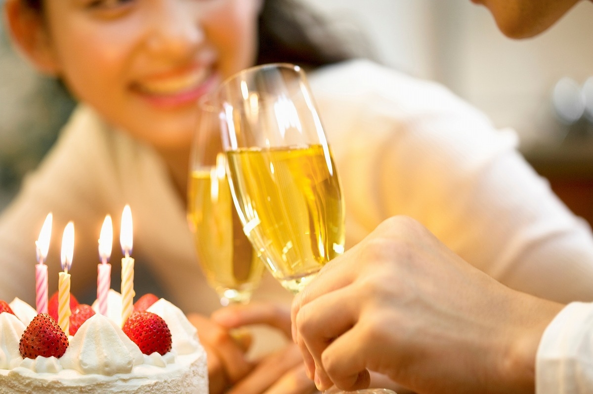 3位「女性の誕生日」:彼女に最高のバースデープレゼントを