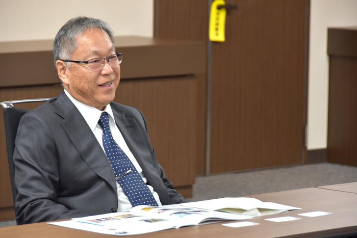 懇談する野口学長