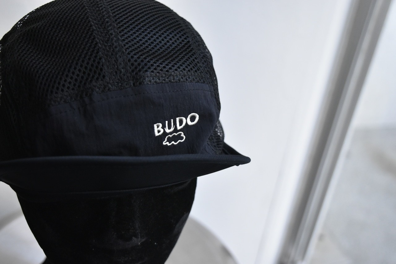 color:black