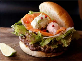 神戸のビアホールが本気でつくる “クラフトビーフバーガー”第2弾！ 【スモークサーモン＆アボカドクリーム クラフトバーガー】7月17日より提供開始