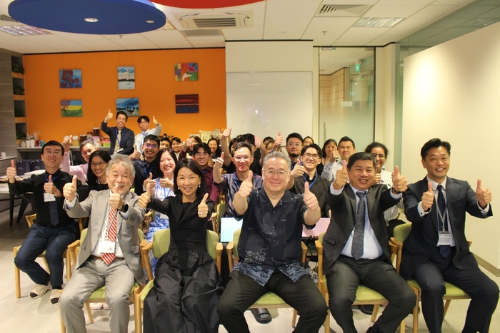 Synergix社にて従業員向けにタウンホールミーティングを実施