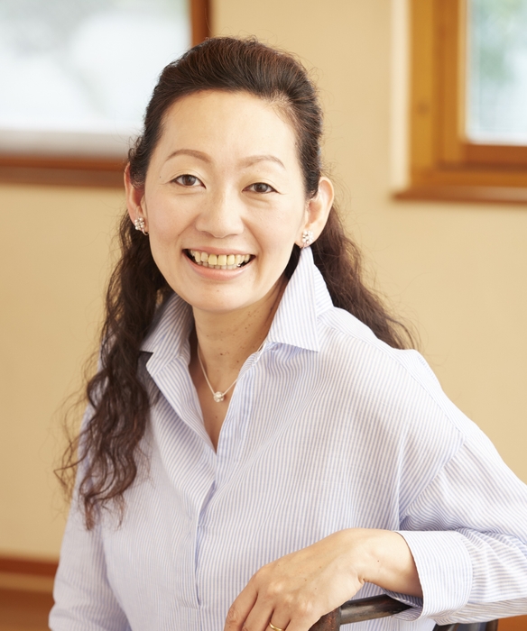 高橋暁子 成蹊大学客員教授