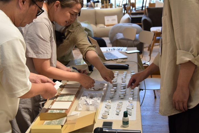 カケラ模様はくじ引きで偶然の出会いを演出