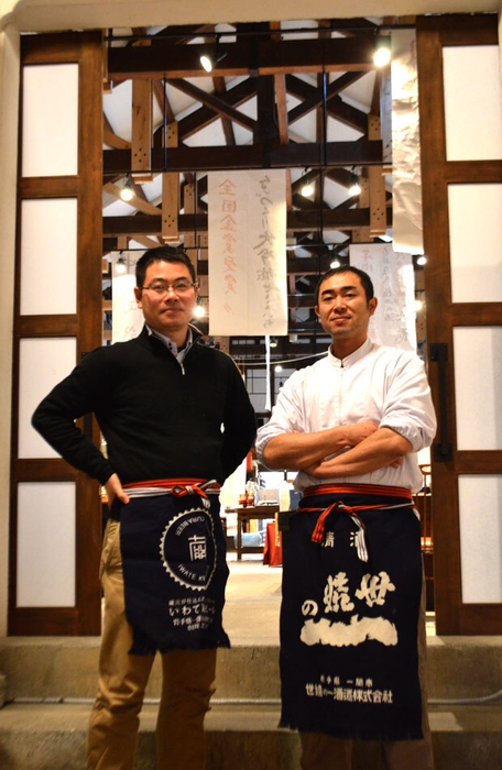 二人三脚だ歩んだ元工場長(現社長)佐藤と現工場長 後藤