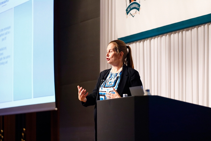 複数の米国テクノロジー企業でのCMOの経験を有するB2B マーケティングのスペシャリスト Randi Barshack 氏