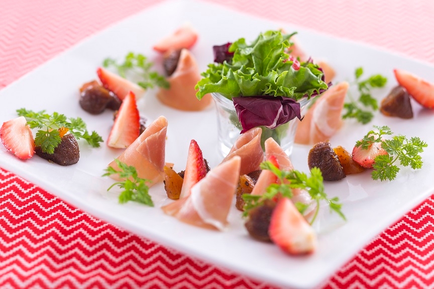 月替わりメニュー 生ハムといちごのドライフルーツ スパイシーコンディメント