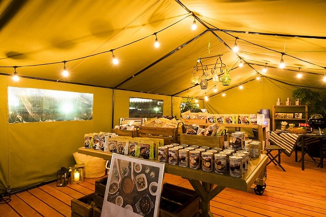 clubESTA SHOP ポップアップショップ(内観)