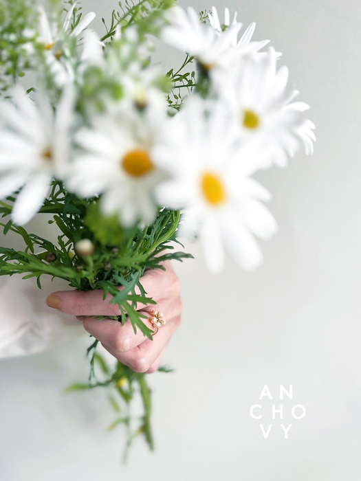 可憐なお花モチーフの限定リング