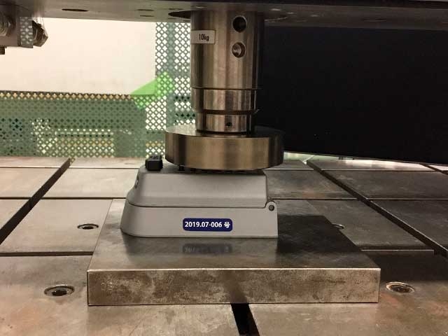 荷重負荷試験 於:東京都立産業技術研究センター