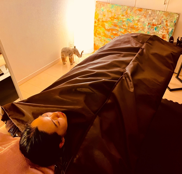 遠赤パックで全身をお包み発汗